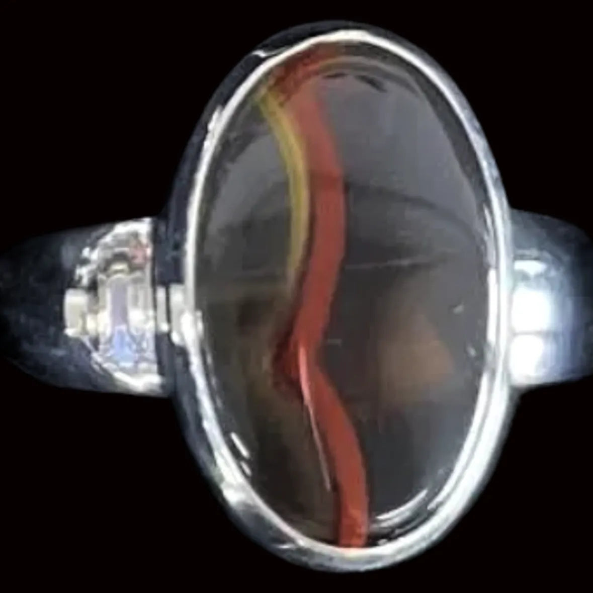 1993 KY Agate Black/Red/Yellow Oval Silver Ring