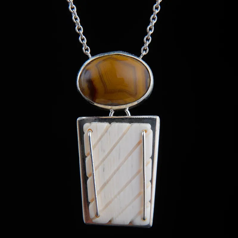 201 Unicorn Antler KY Agate Pendant in Silver with Silver Chain